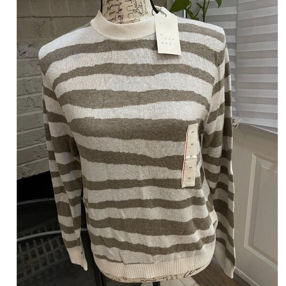 a new day Sweaters - NWT A New Day Beige & Brown Animal Striped Sweater
